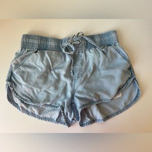 SO size M flowy denim shorts